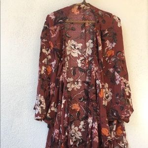 NEW VINTAGE UNWORN Japanese floral print cape